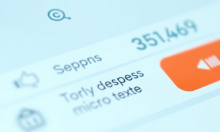 Microcopy w interfejsie – jak projektować krótkie teksty, które wspierają użytkownika